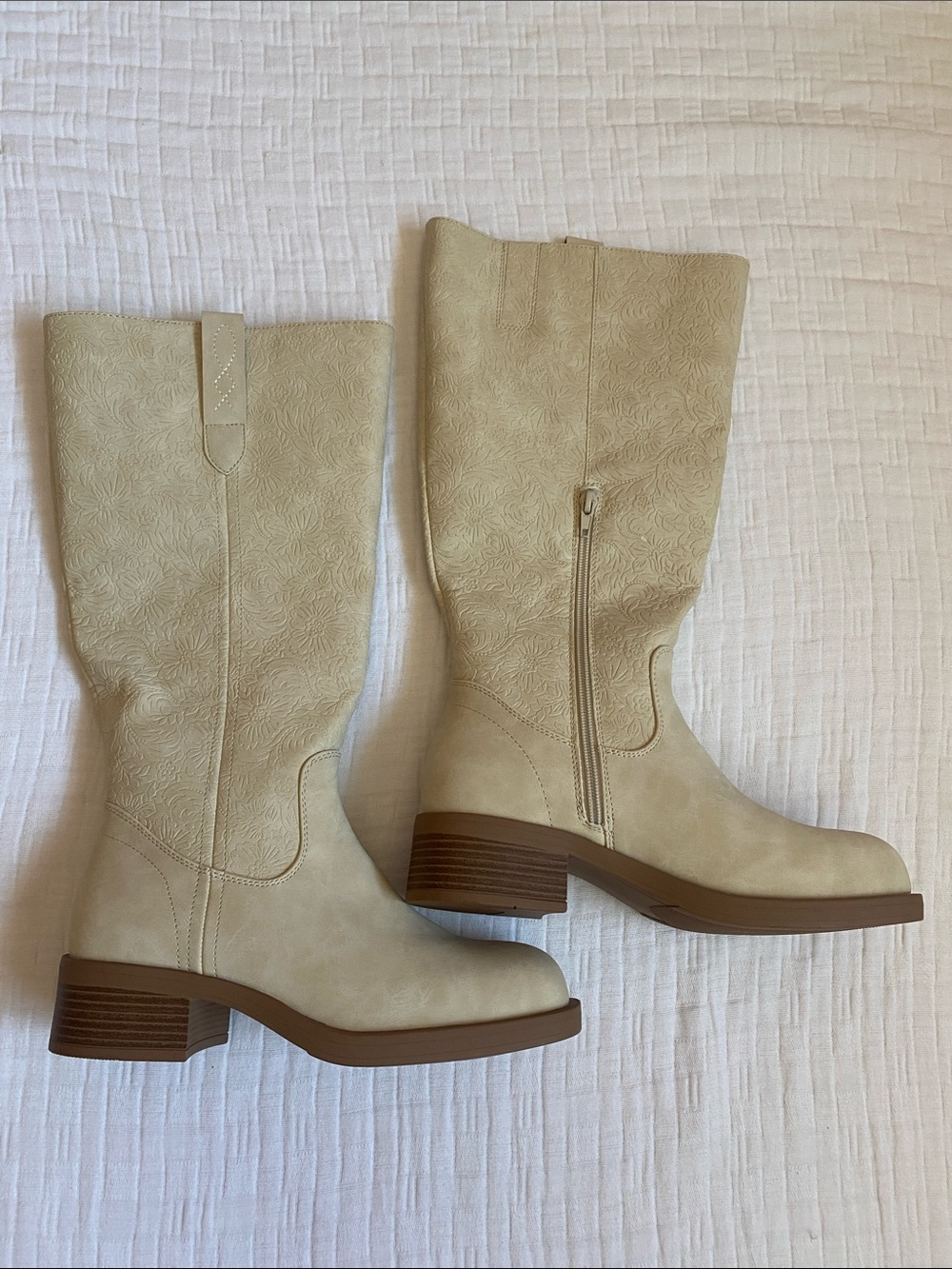 JELLYPOP Cream Mid-Calf Embossed Western Boots